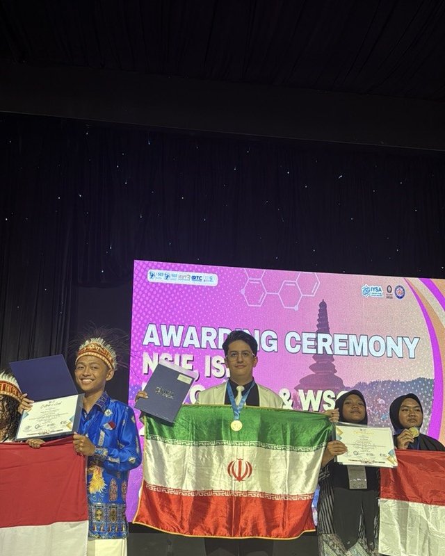 Delegates on stage during the ISIF 2025 awarding ceremony